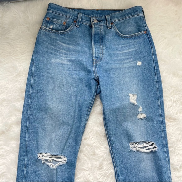 Levi’s Big E Premium High Waisted Distressed Jeans Size 27 - Picture 13 of 15